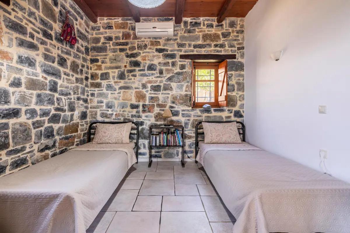 Traditional Stone House By The Sea... Kapetaniana Экстерьер фото