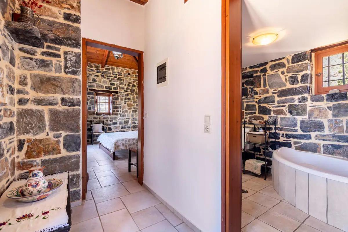 Traditional Stone House By The Sea... Kapetaniana Экстерьер фото