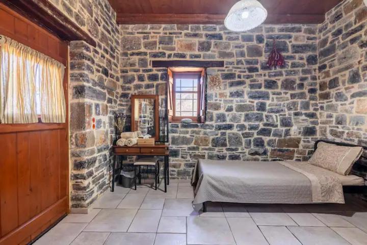Traditional Stone House By The Sea... Kapetaniana Экстерьер фото